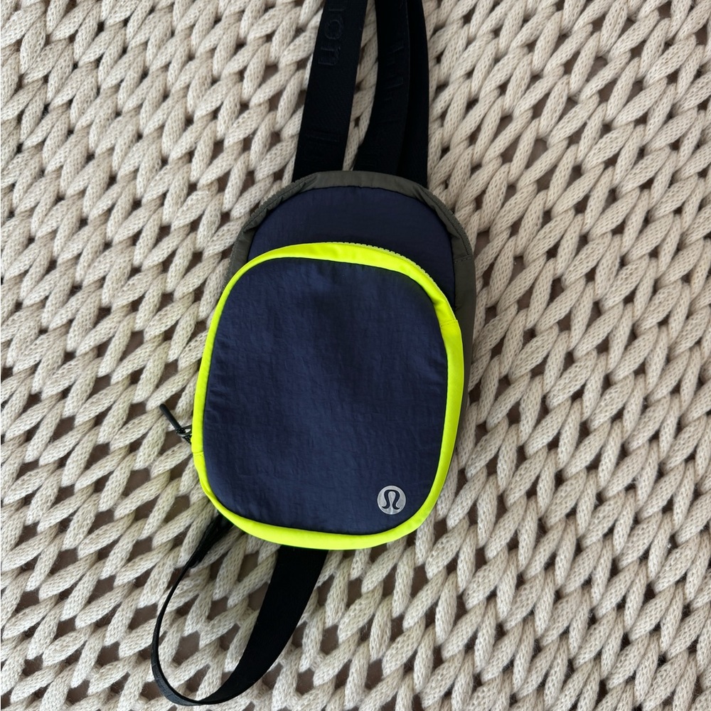 Waist/ cross body bag